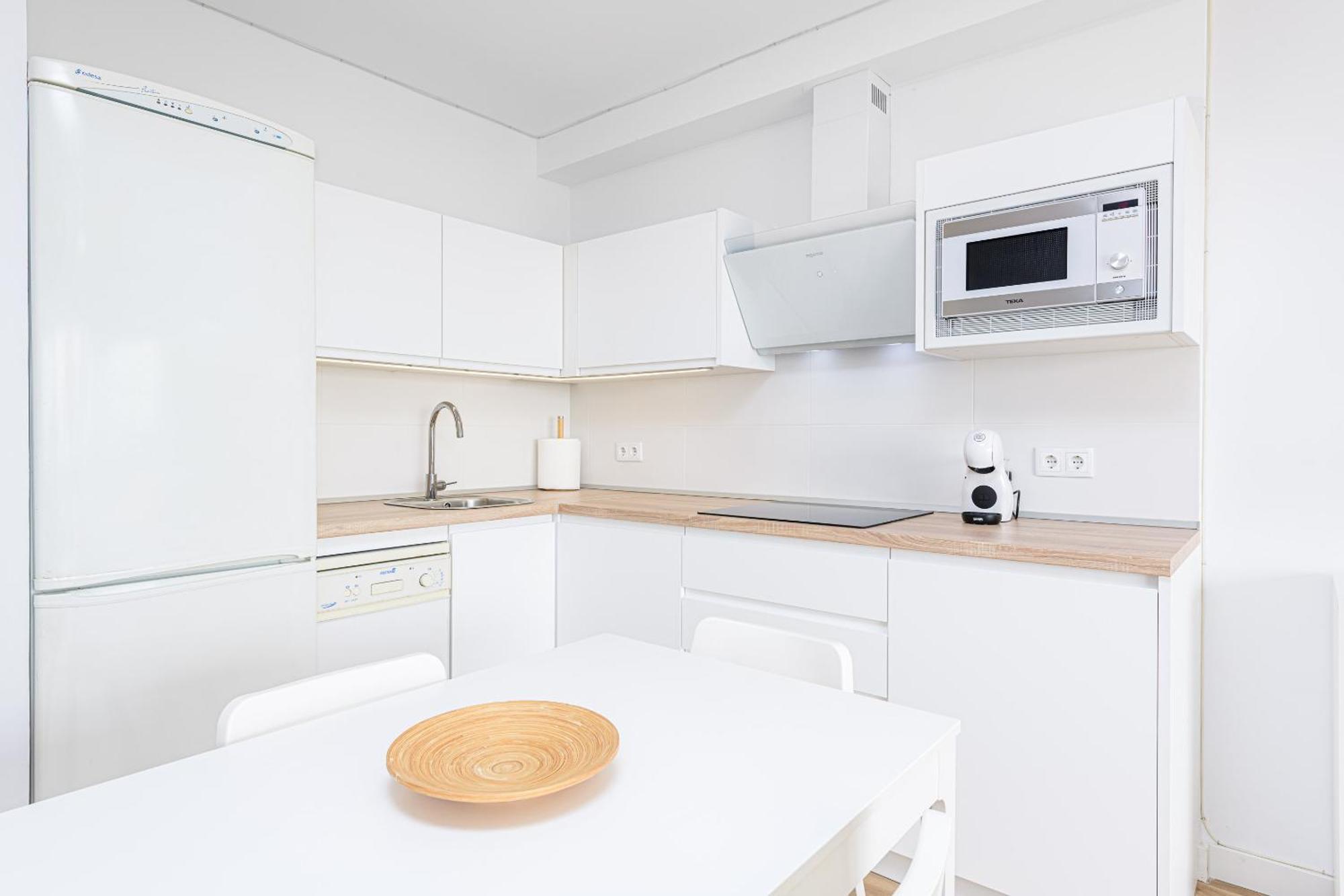 Amazing Carihuela View & Parking Apartment Torremolinos Exterior photo