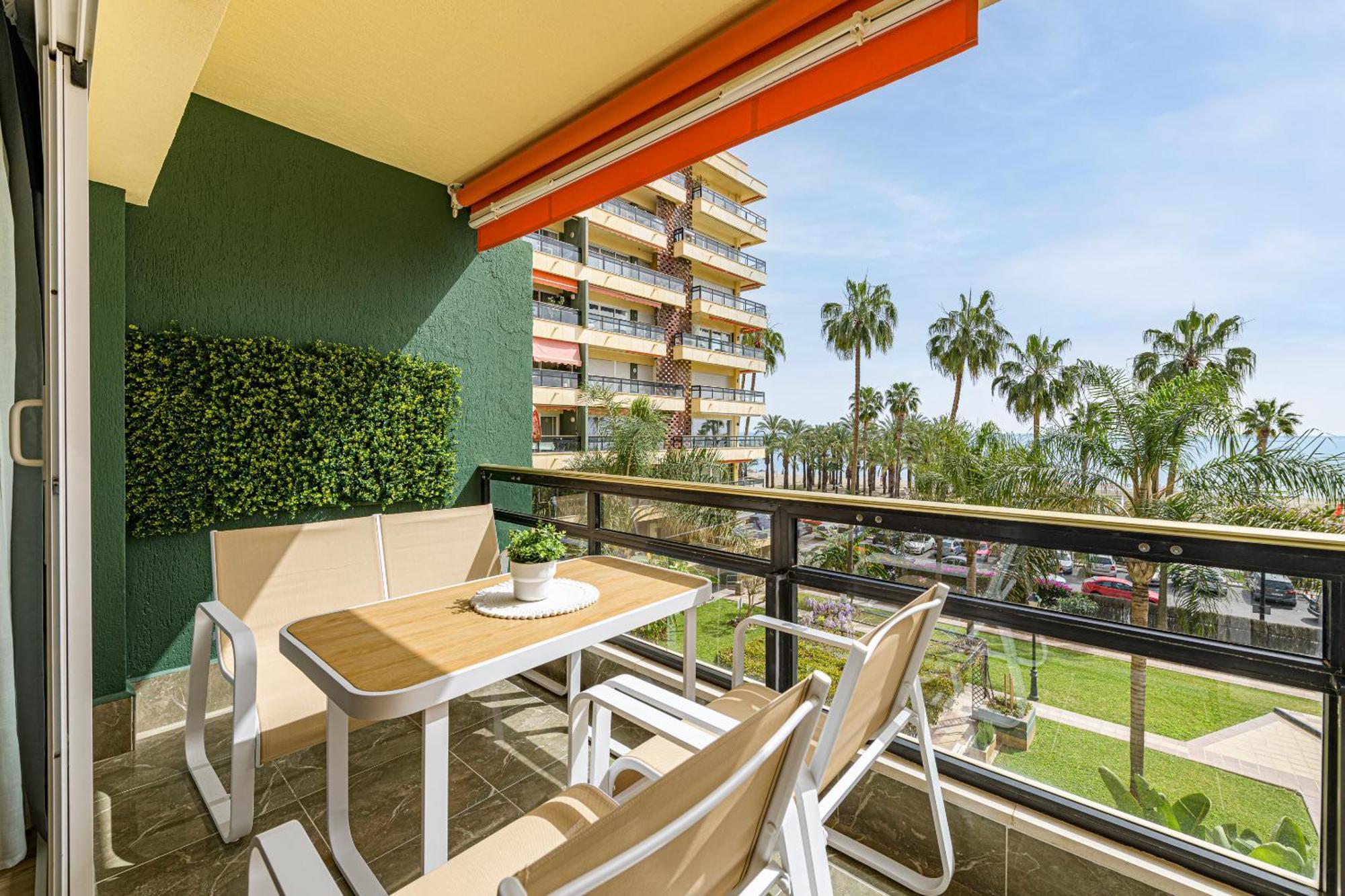Amazing Carihuela View & Parking Apartment Torremolinos Exterior photo