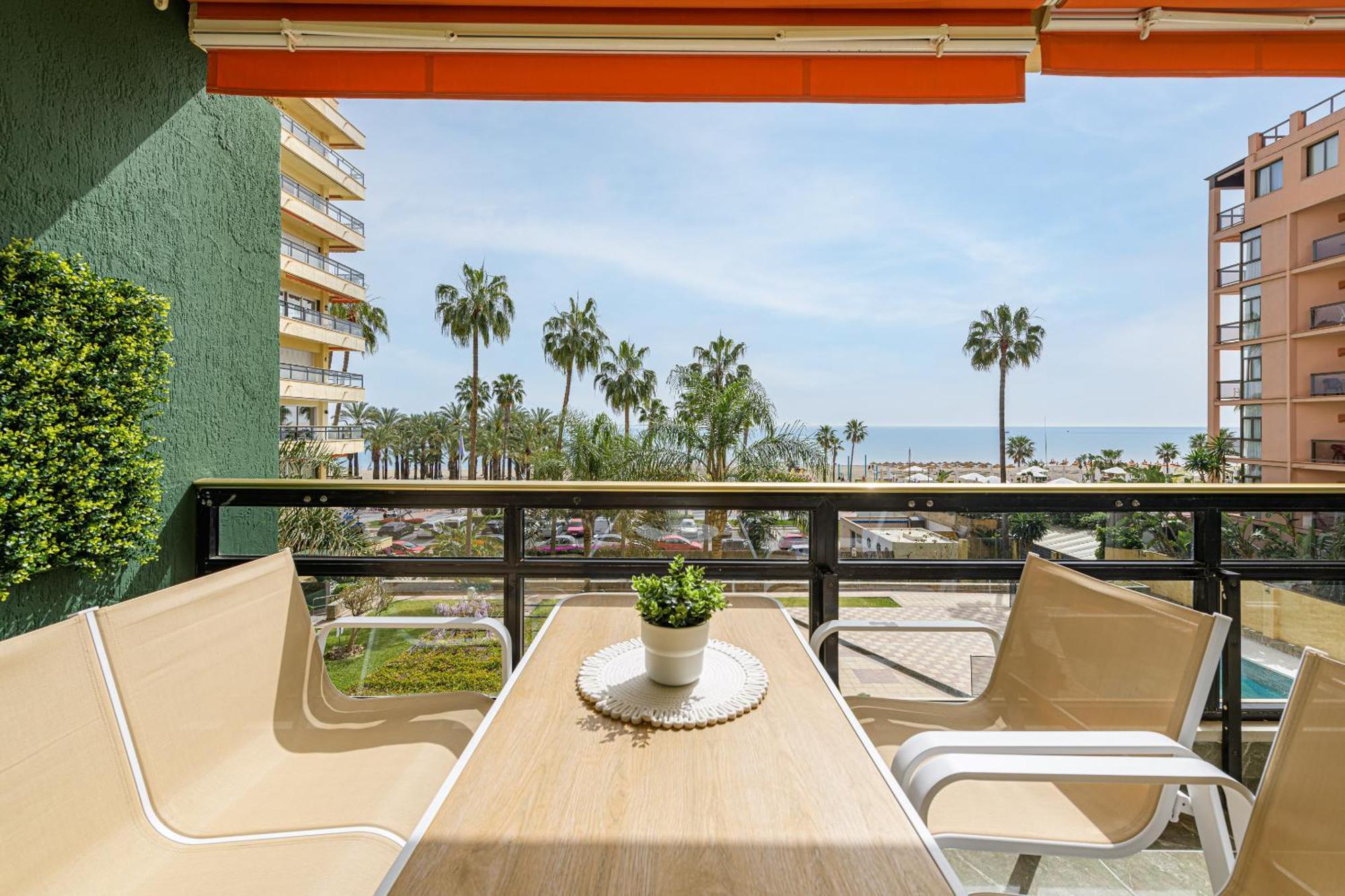 Amazing Carihuela View & Parking Apartment Torremolinos Exterior photo